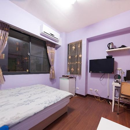 Feng Jia Homestay Тайчжун Екстер'єр фото